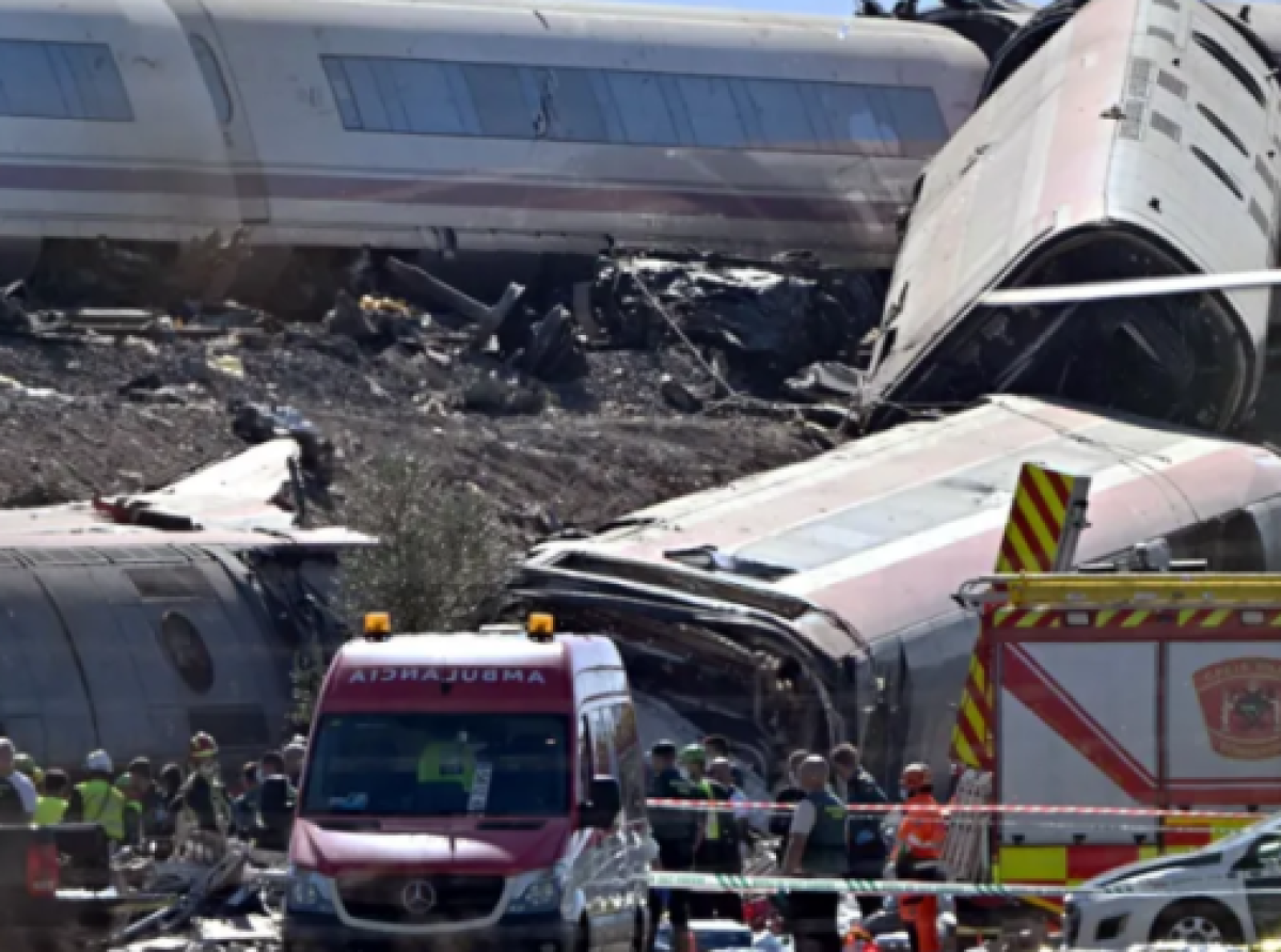 High-speed train crash kills at least 68 people in Spain